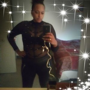 Meet your Posher, Alexes